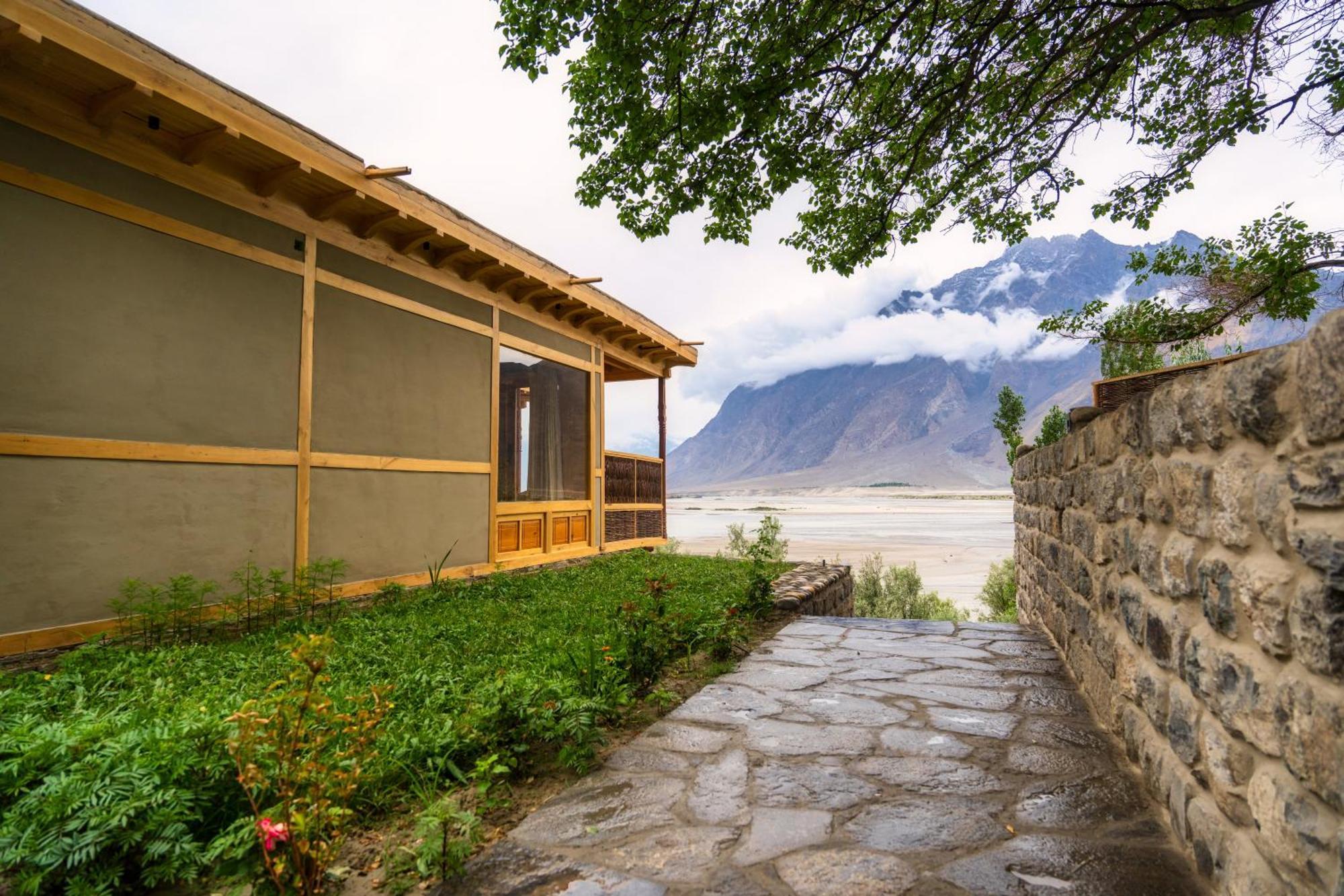 Dera Lamsa Shigar Hotel Exterior photo