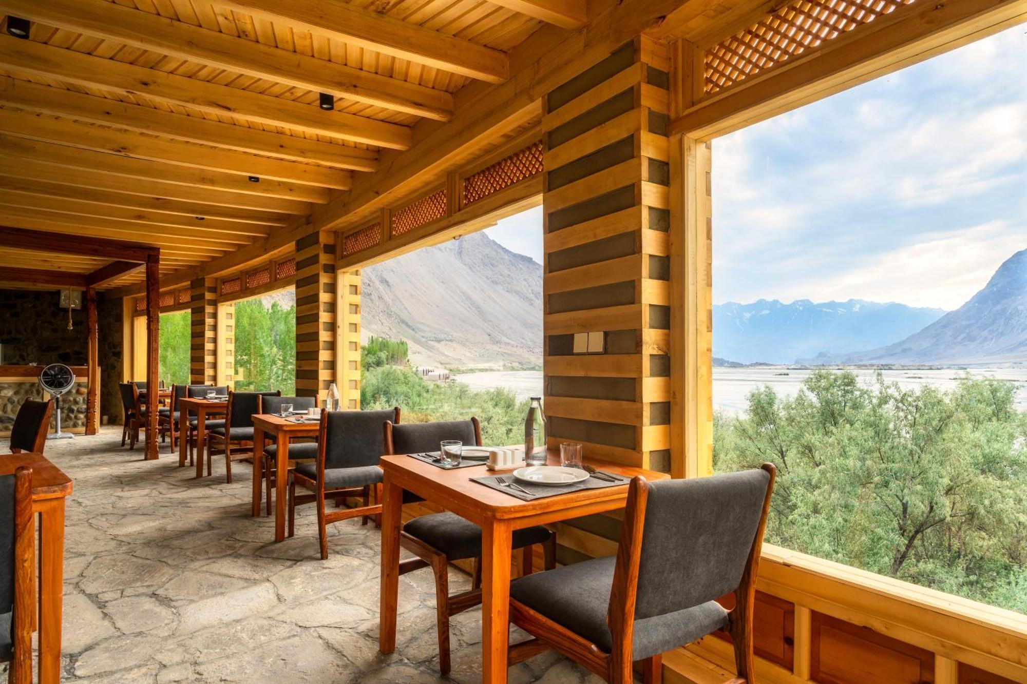 Dera Lamsa Shigar Hotel Exterior photo