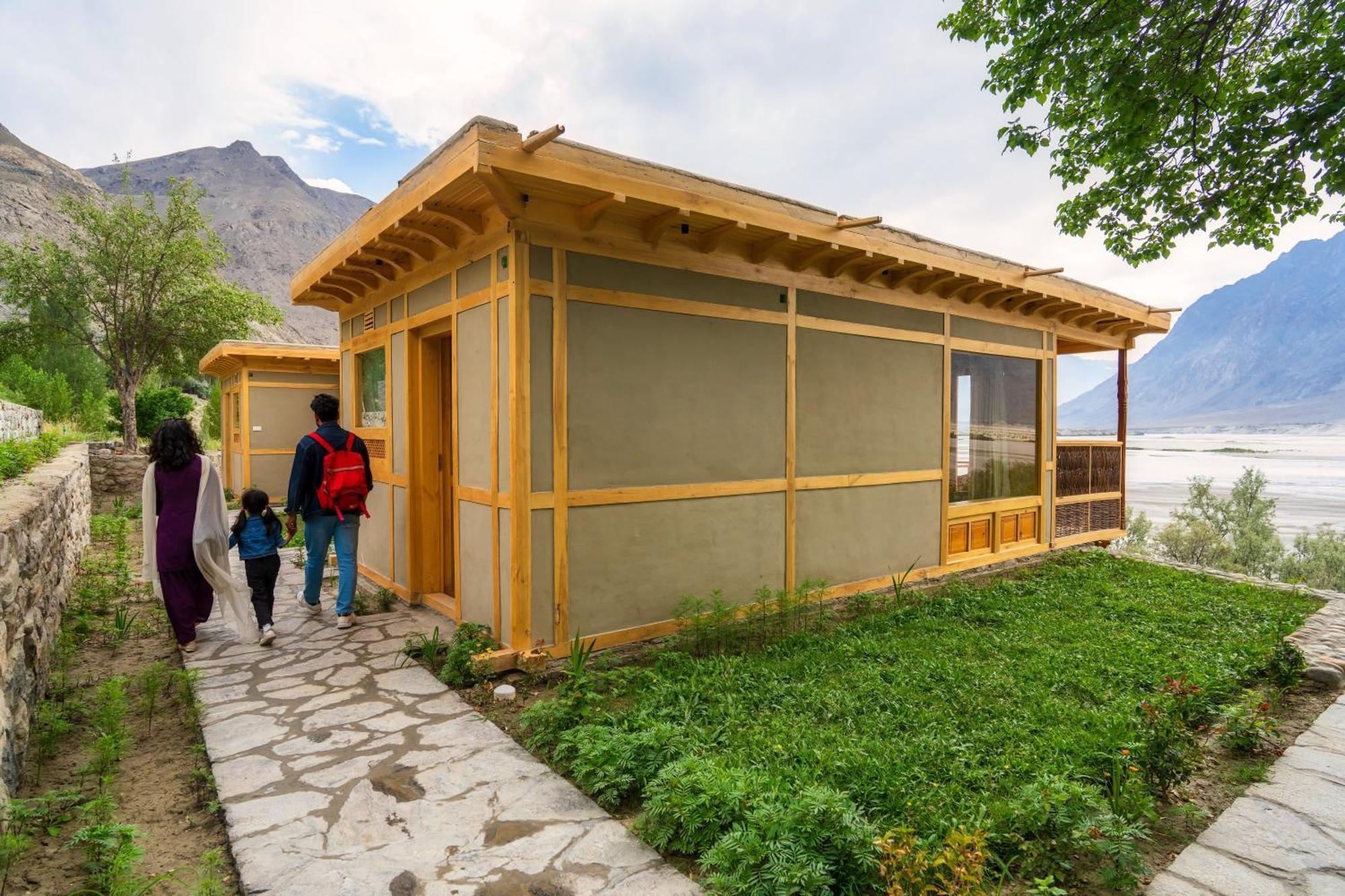 Dera Lamsa Shigar Hotel Exterior photo